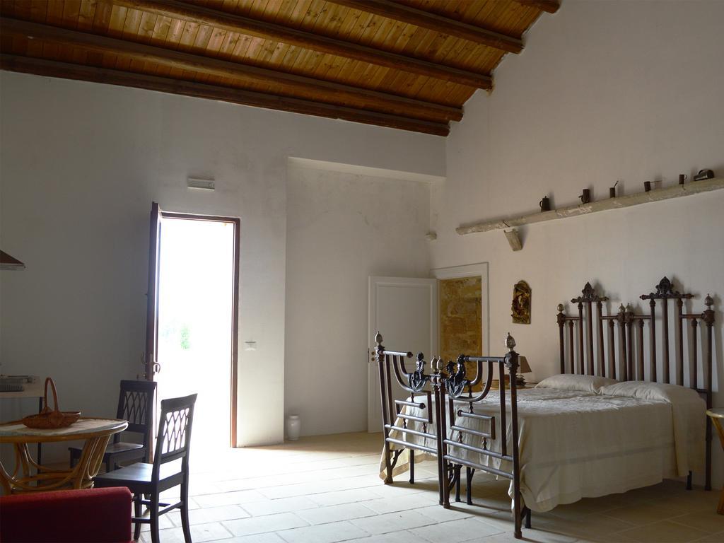 Casino De Viti - Dimora Storica Con Piscina Villa Vaste Room photo